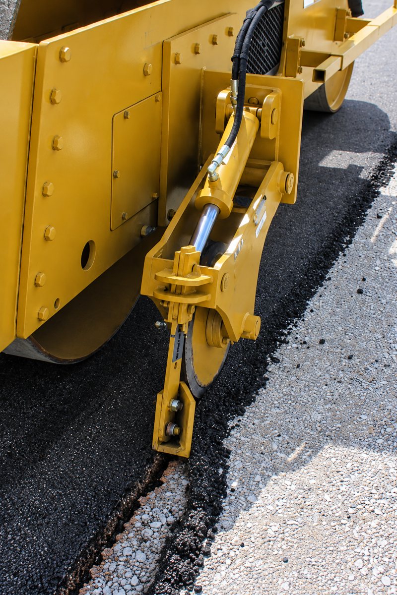 Roller cutter end view